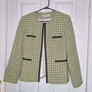 Tahari lined blazer, excellent condition, size 6, green, black, white design